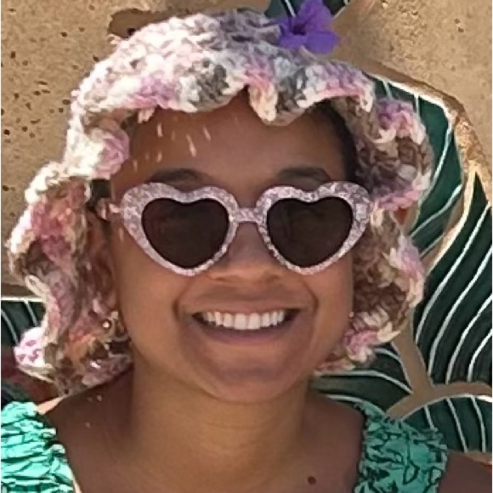 Meet your Posher, Monique